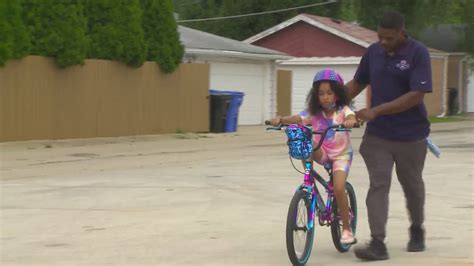 Beverly's 'Bike Whisperer' teaching kids how to ride bicycles